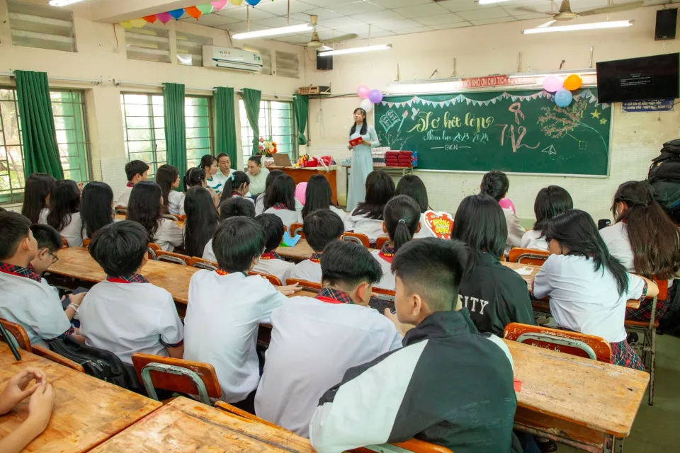 Sinh viên học tiếng Anh tại English Ms.xim